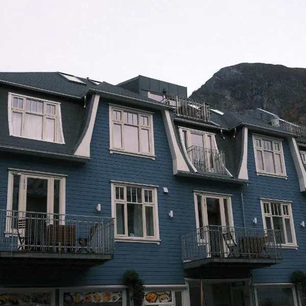 Blue House Dormitory, hotel v destinaci Odda
