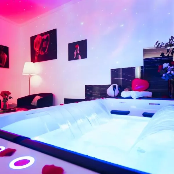 Dream Room avec Jacuzzi, Sauna, Table de massage et Lit à eau, hotel en Forbach