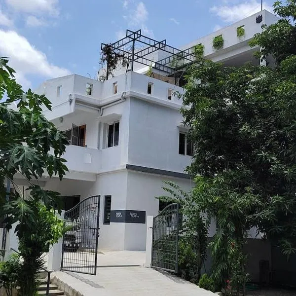 Gangi Kota East Flat, hotel v destinaci Kovvūr