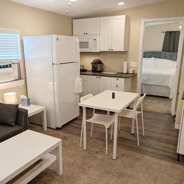 Private Entrance 1 Bd Guest Suite in Cypress Gardens near Legoland, hotel v destinaci Winter Haven