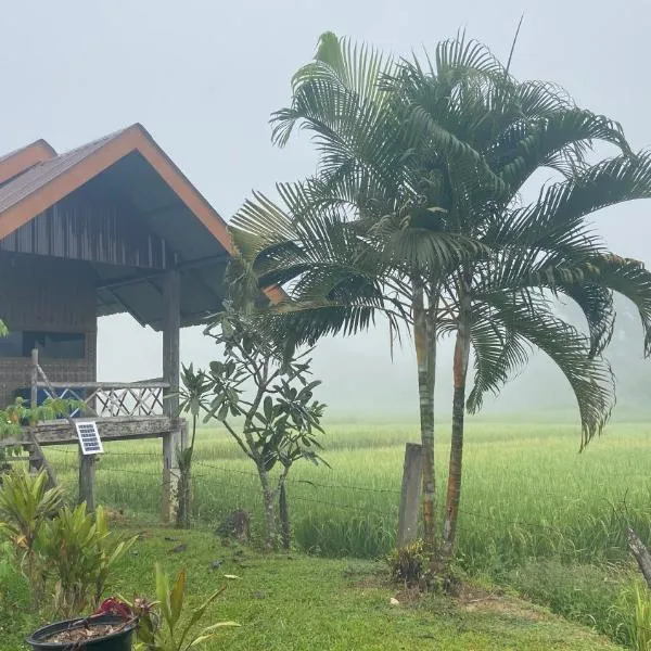 Poopha home stay, hotel v destinaci Amphoe Pai