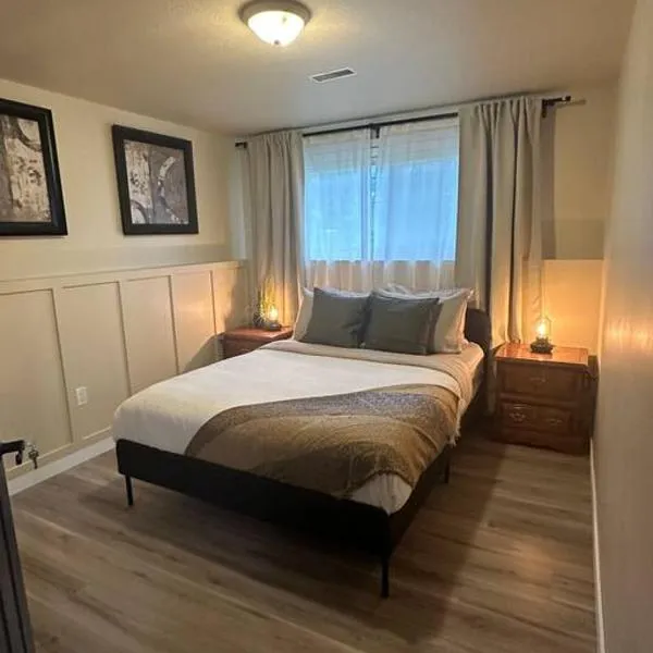 Downtown Alpine Suite, hotel v destinaci Golden