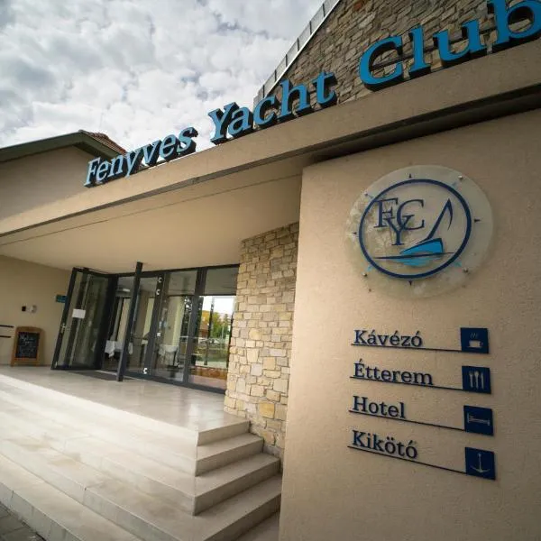Fenyves Yacht Club Superior – hotel w mieście Balatonfenyves