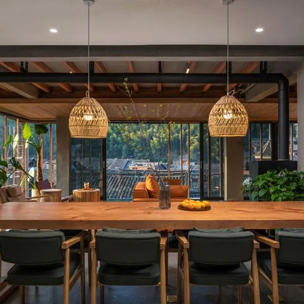 Rice View Lodge, hotel in Liping