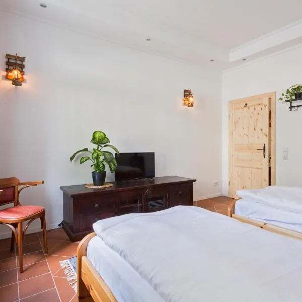 Doppelzimmer III Gästezimmer in Unterkunft mit Gemeinschaftsbad und Gemeinschaftsküche Chemnitz, hotel v destinaci Chemnitz