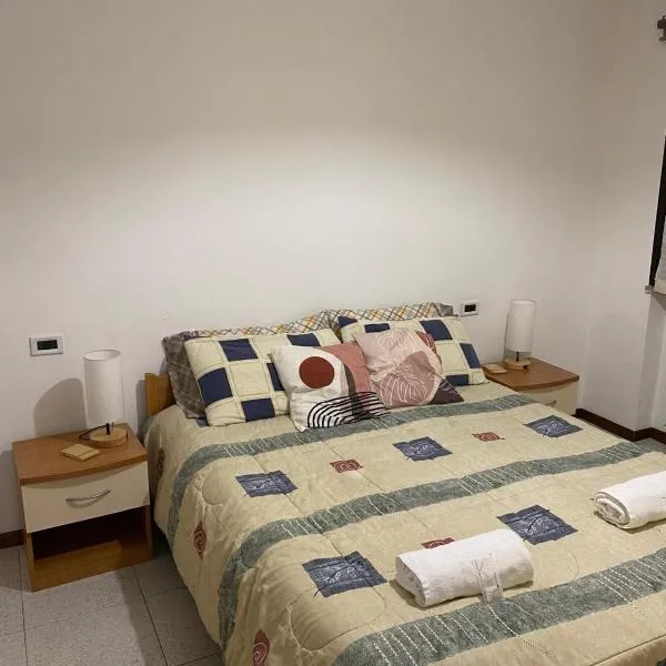 Matì 2 con navetta 25Eur, khách sạn ở Lonate Pozzolo