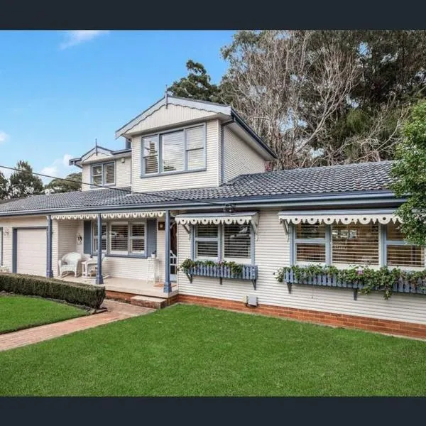 2 bedroom guest suite in a Tropical setup, hotel in Baulkham Hills