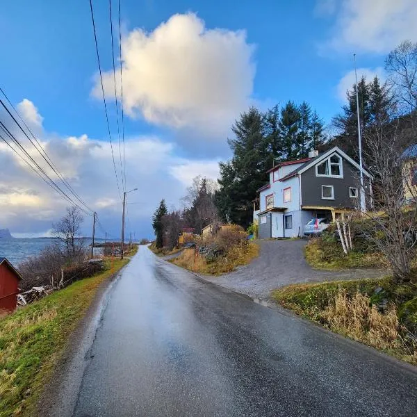 Senja Skaland, hotel in Melkarhola