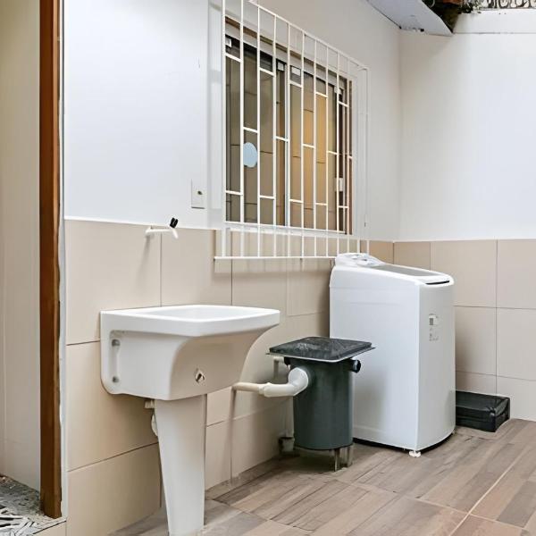 Casa central em ótima localização - UN059 - Foto 3
