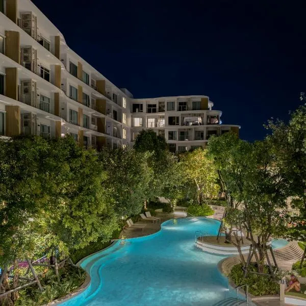 PHYLL Condo Private Beach Vibes at Central Phuket 1 BR Unique Garden View, hotel v destinaci Ban Rangeng