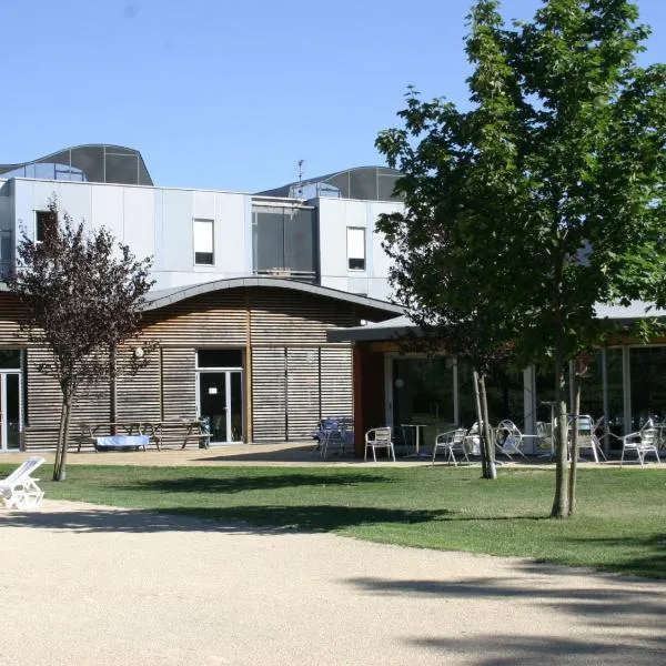 Auberge de Jeunesse HI Grenoble, hotel v destinaci Échirolles