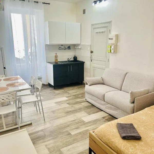 Studio NESMA près de la mer, hotel v destinácii Port-Vendres
