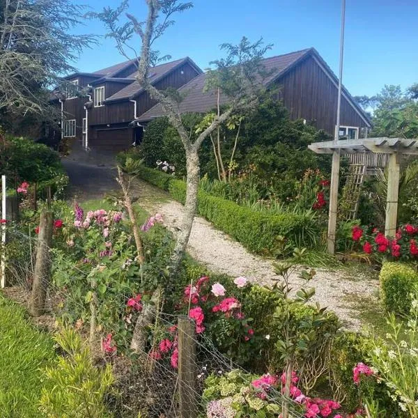 Kauri View Cottage - 2 Bedroom Self Contained Unit, hotel in Auckland