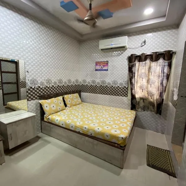 Swamy's Aruna Residency, hotel v destinaci Chīrāla