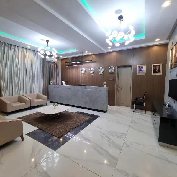 CIRCUSSE SUITES AND APARTMENT ltd, hotel v destinaci Abudža