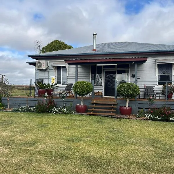 Country charm on acreage, hotel in Kingaroy