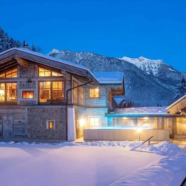 Verwöhnhotel Kristall, hotel in Pertisau