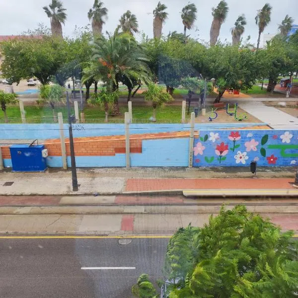 Close to the sea large 170 m2 apartmentBIKES, hotel v destinácii Valencia