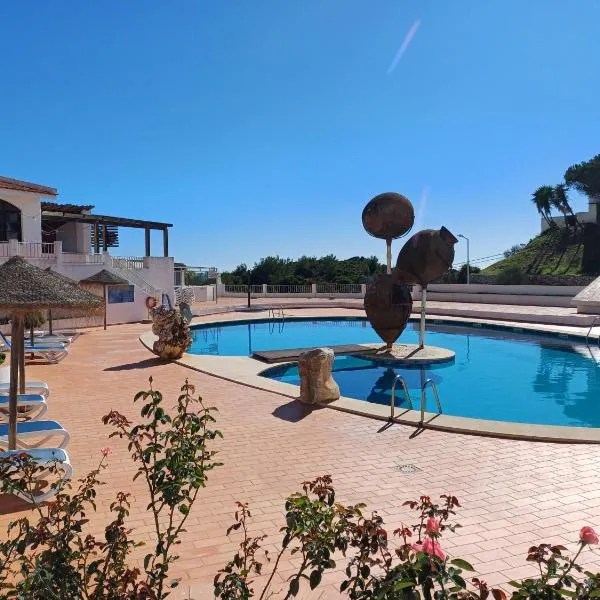 Apartamentos Salema Praia Club, hotel en Salema