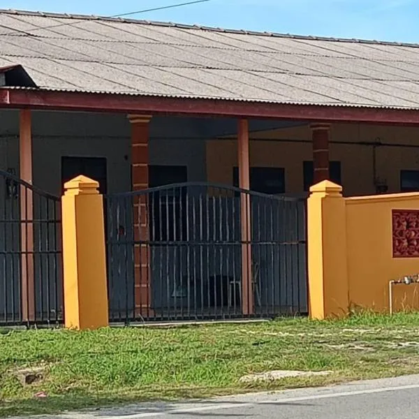 Annur Homestay, hotel in Kampong Padang Kemunting