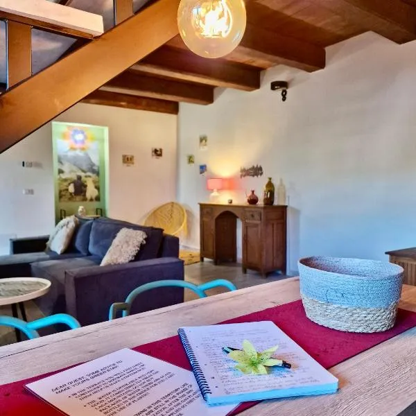 Home Sweet Olivia by TraMonti Apartments, hotel a Barisciano