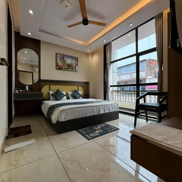 Hotel Shakuntla Palace - 400 Meters away from Vishnu Pad Temple 7 mins walk, hotel a Gaya