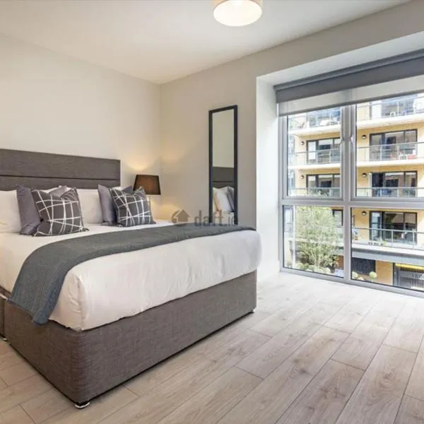Modern Sandyford Bedroom, hotel v destinaci Sandyford