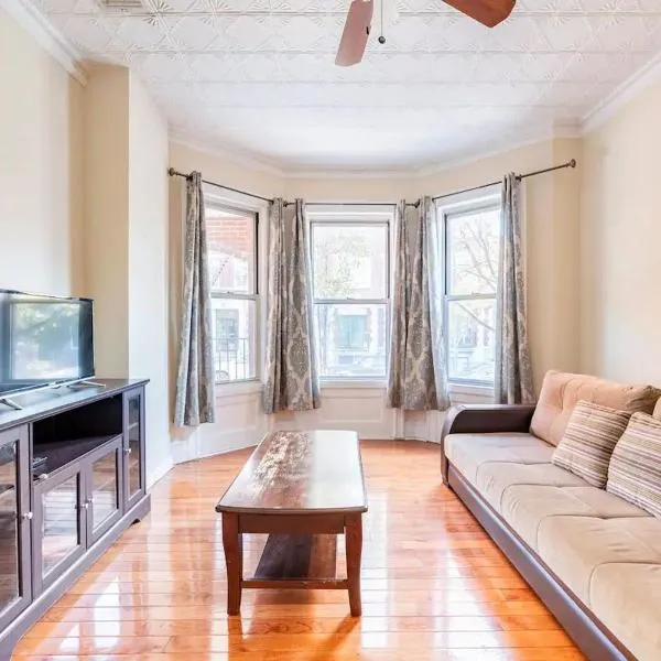 Beautiful apartment 15 min to NY, hotel v destinaci Union City