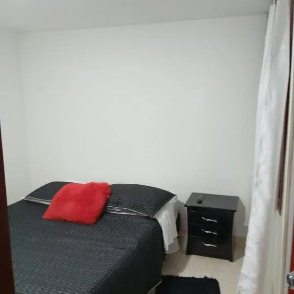 Hospedaje BOGOTA cerca al aeropuerto, hotel in Bogotá