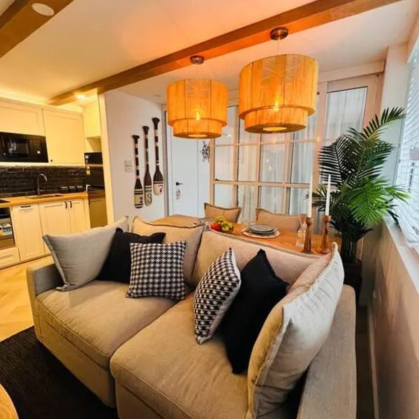 Nautical living in Manly, hotel in Sydney
