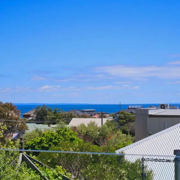 By The Seaside, hotel in Mornington