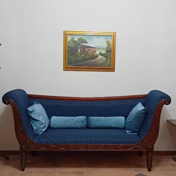 Luna Reale Relais e Suite, hotel in San Nicola La Strada