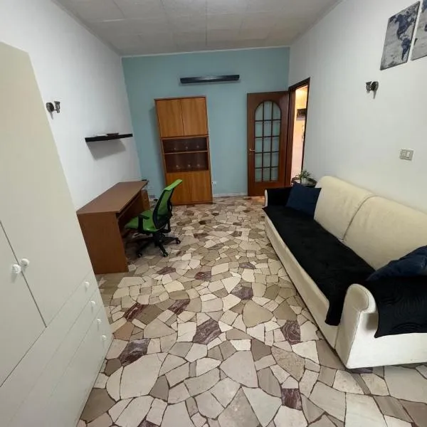 Cozy home baranzate, hotel v destinaci Baranzate