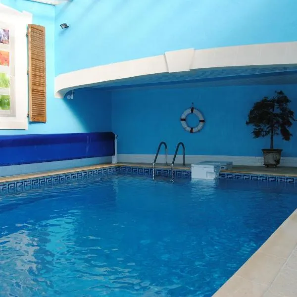 Le Grand Logis - Guest house - Bed and Breakfast, готель у місті Marchais