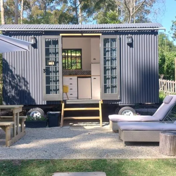 Luxury Shepherds Hut Farm Retreat, hotel v destinaci Plettenberg Bay