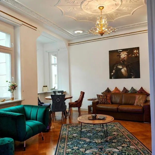 Exklusive Ferienwohnung Agnes in zentraler Bestlage von Zeitz! Vollausgestattet, freie Parkplätze, Magenta-TV, Highspeed WLAN, Fahrstuhl, ξενοδοχείο σε Zeitz