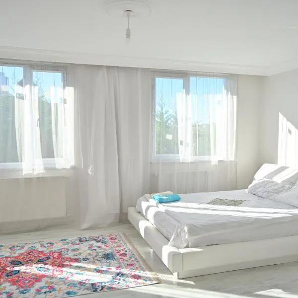 Ahmet teacher's villa- 6 minutes from Istanbul airport, hotel v destinaci Arnavutköy