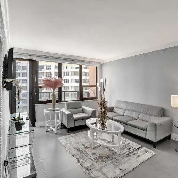 Amazing 3BD Ocean View Condo Beach Service 715, khách sạn ở Miami Beach