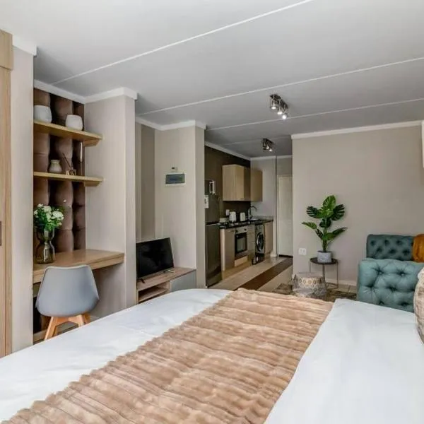 Opulent Studio 5min-Indaba, hotel in Sandton