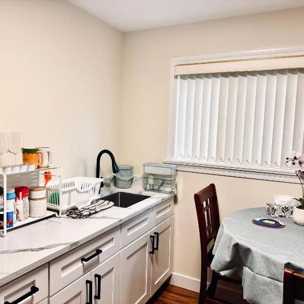 Cozy 2 beds Spacious rooms,Close to transit, hotel v destinaci Vancouver