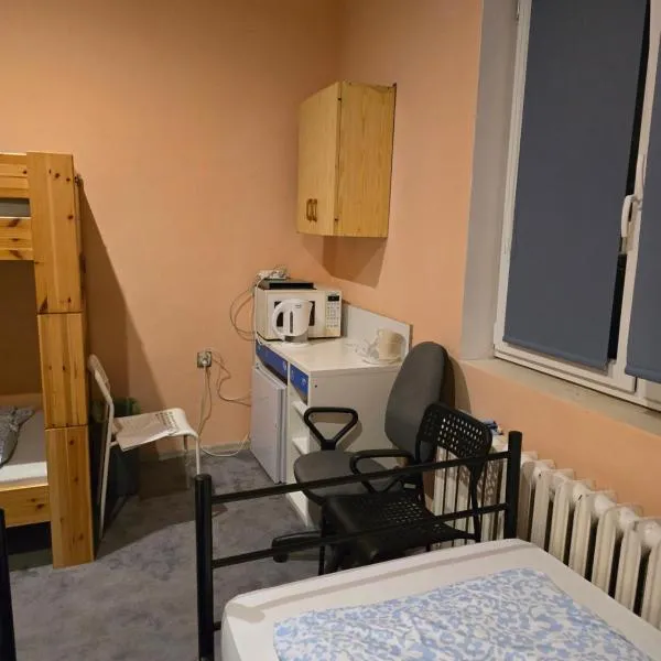 Hostel w Zielonce, hotel v destinaci Zielonka