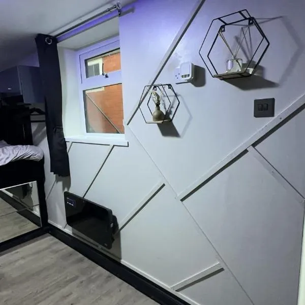Studio apartment in bolton town, hotel in Bolton