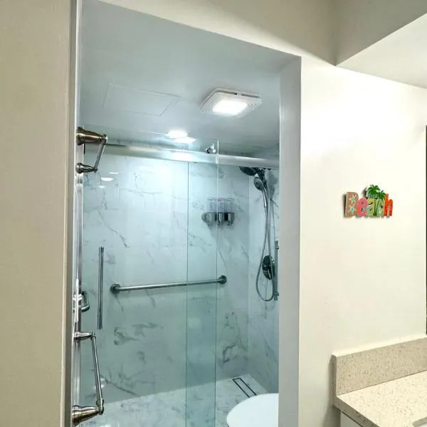 Pool & Jacuzzis, Free Parking, WiFi, AC, Comfy Beds, BBQ, and Great View, hotell i Honolulu