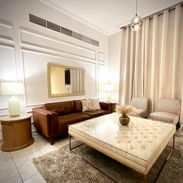 Brightful and joyful 4 bedroom villa, hotel v Dubaji