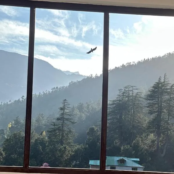 Whistling Pines Homestay, hotel v destinaci Kalpa