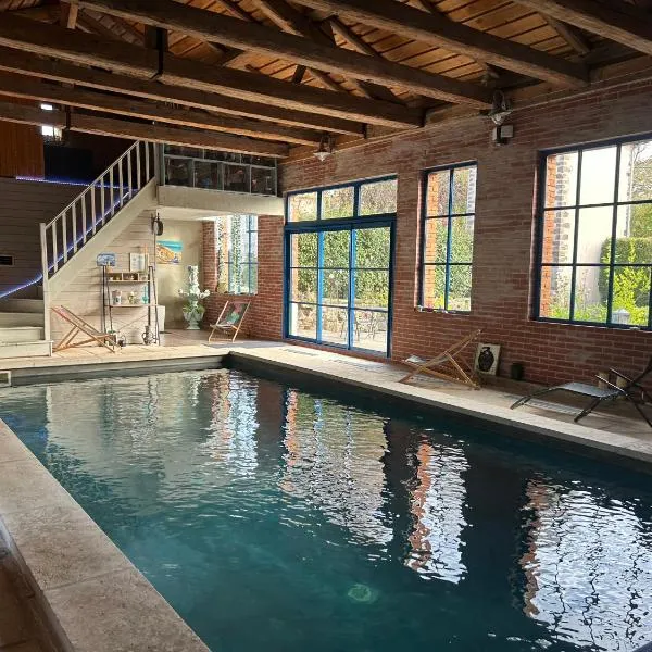 Le Château de Failloux, Piscine intérieure, hotel in Épinal