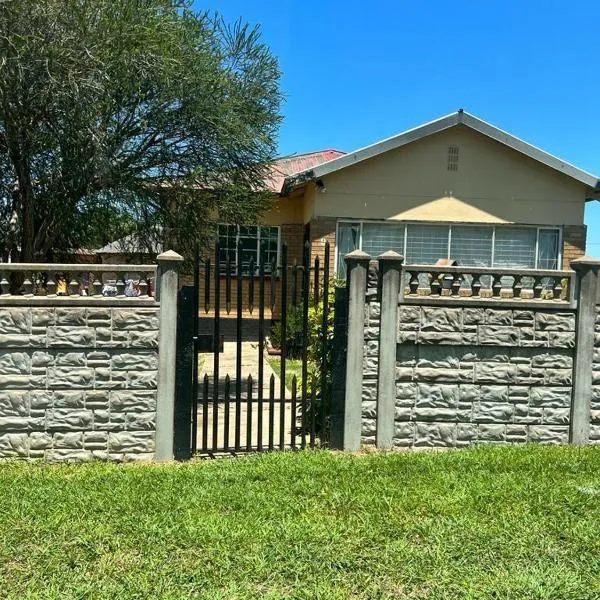 Zuke Guest House, hotel sa Ladysmith