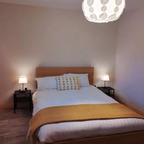 The Apartment, ξενοδοχείο σε Termonbarry
