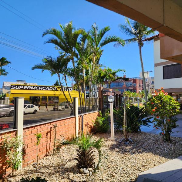 Melhor localização nos Ingleses a 30 metros da praia com garagem