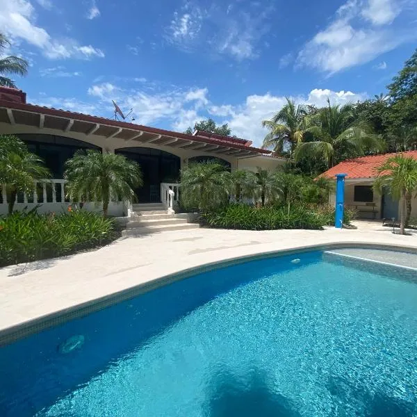 Manta Ray Lodge, hotel v destinaci Playa Junquillal
